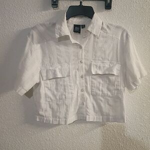 PREOWNED White Short Sleeve Button-Up Shirt